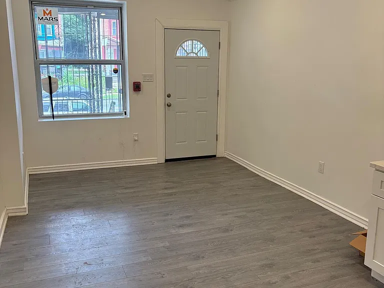 1733 W Erie Ave #1 — Photo 2