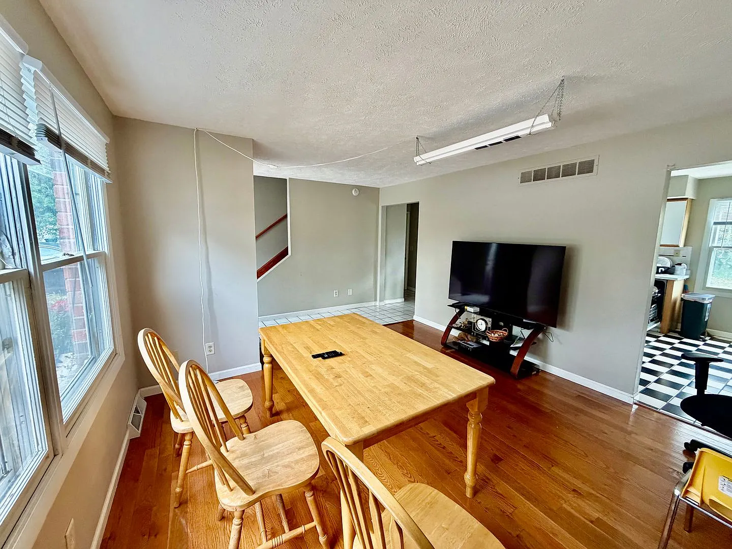 704 Arcadia — Photo 3
