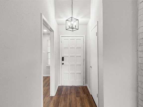 3rd image of 8451 S Meadow Bird Cir
