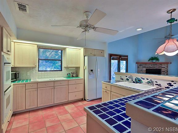 3rd image of 4202 Saxon Dr