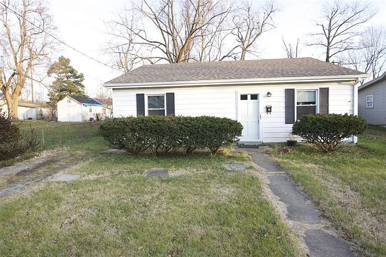 116 Thompson Rd photo 1