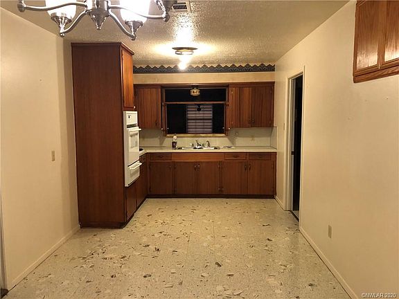3rd image of 3302 Black Lake Cir