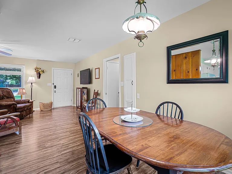 2052 Gruene Rd — Photo 19