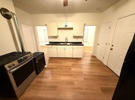 6 S Ward St, Worcester, MA