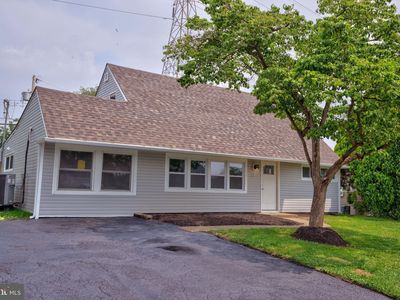 75 Long Loop Rd, Levittown, PA, 19056