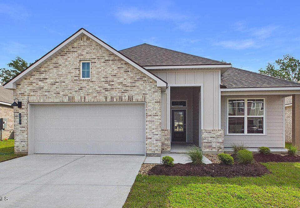 1st image of 301 Bellewood Dr