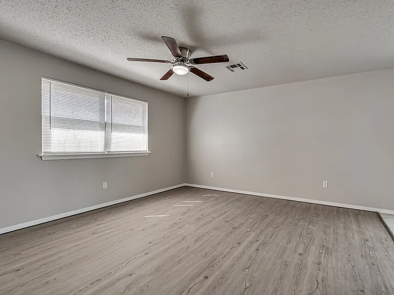 1525 McGregor Dr — Photo 6