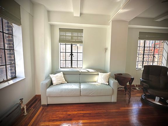 4th image of 320 E 42nd St APT 2110