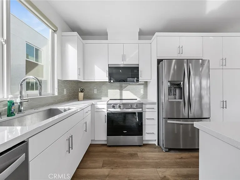 637 S Lyon St — Photo 13