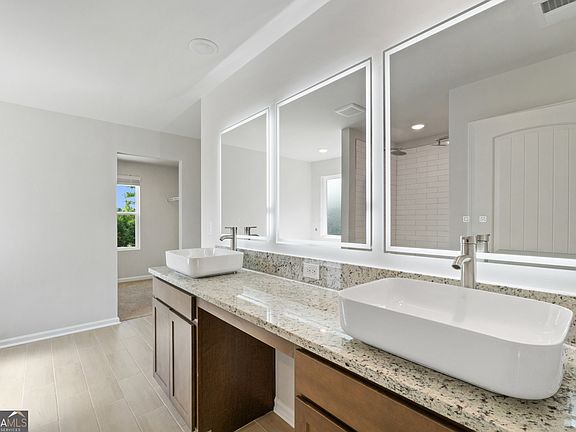 5th image of 303 Hudson Ct