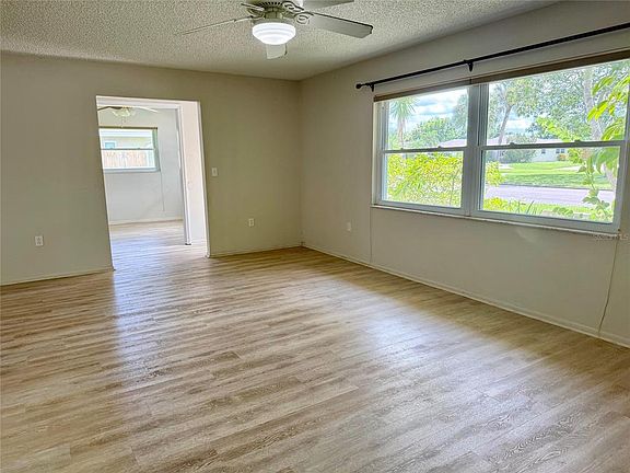 3rd image of 5109 MEDALIST ROAD