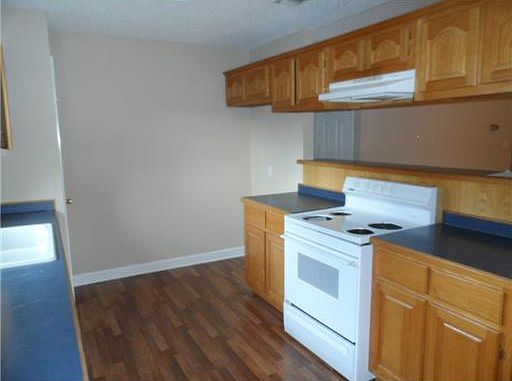 3rd image of 15460 Woody Dr