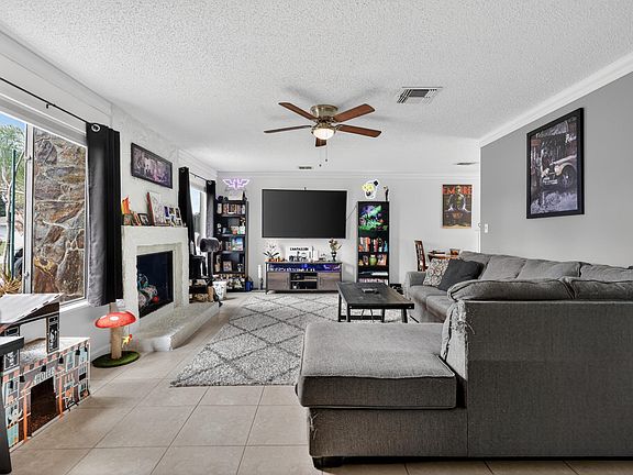 5th image of 2289 SE Carnation Avenue