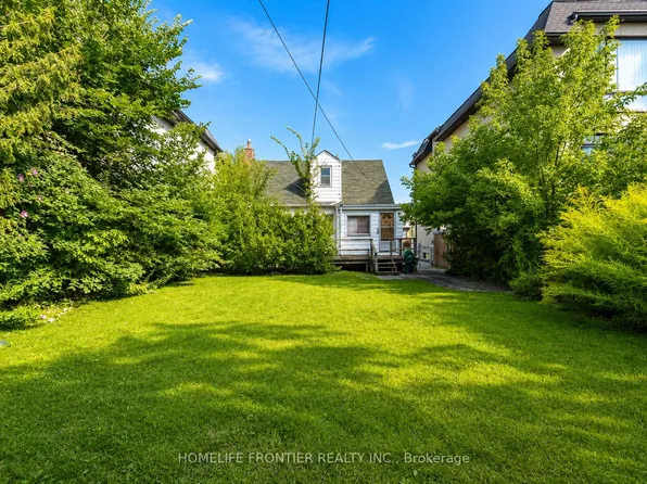 223 Elmwood Ave, Toronto, ON M2N 3M8