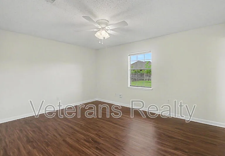 837 Tee St — Photo 13