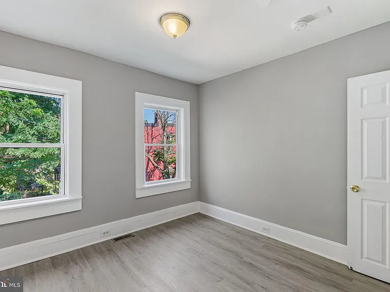 1711 Ashburton St — Photo 17