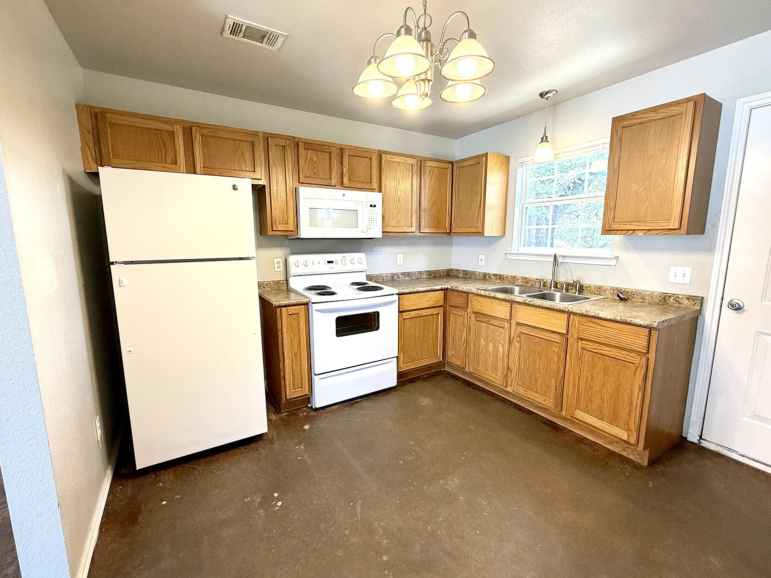 11910 Fairview Street Apt A - 1 — Photo 4