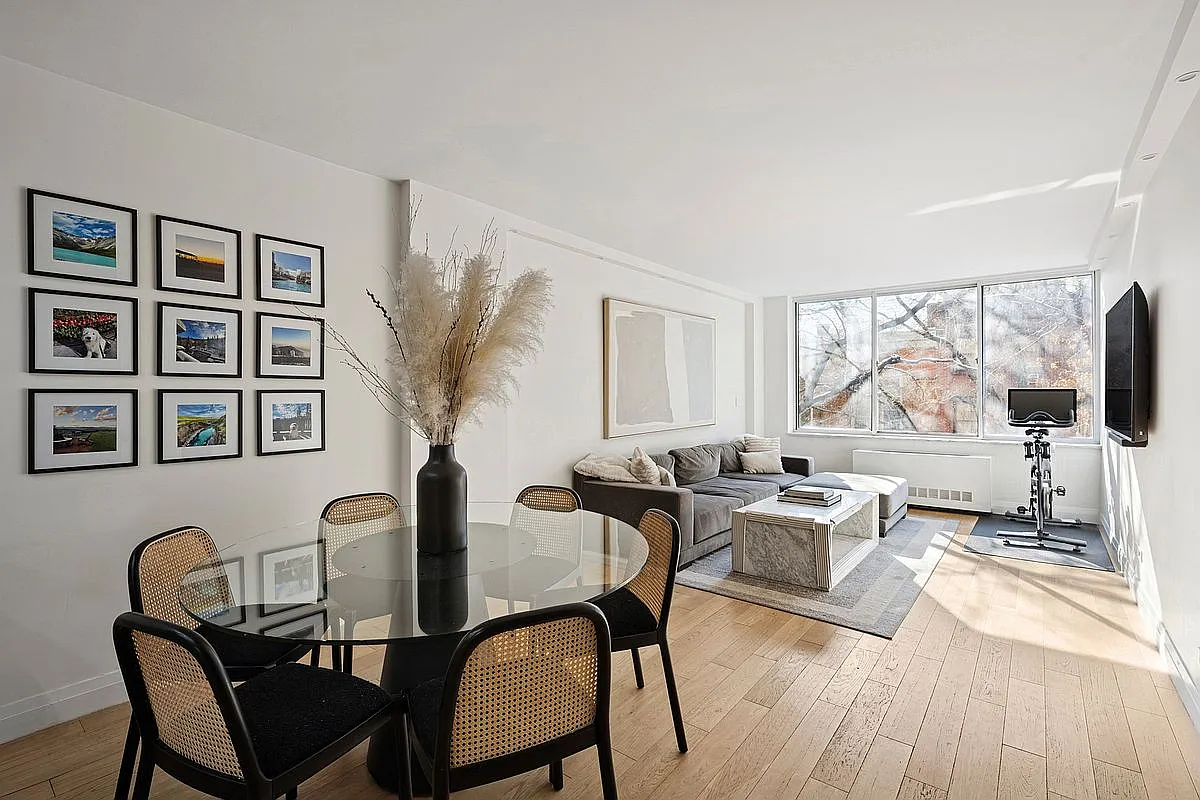 127 E 30th St APT 3B photo 1