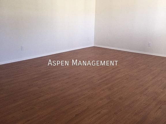 3rd image of 4465 Comanche Dr APT 2