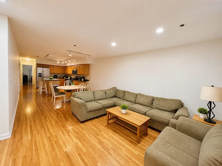 508 1st St #2E — Photo 3
