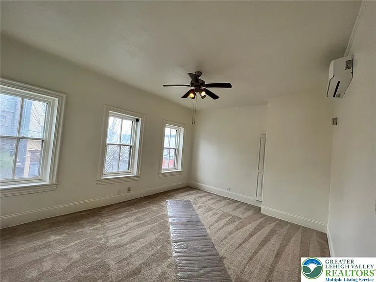 204 N 7th St — Photo 3