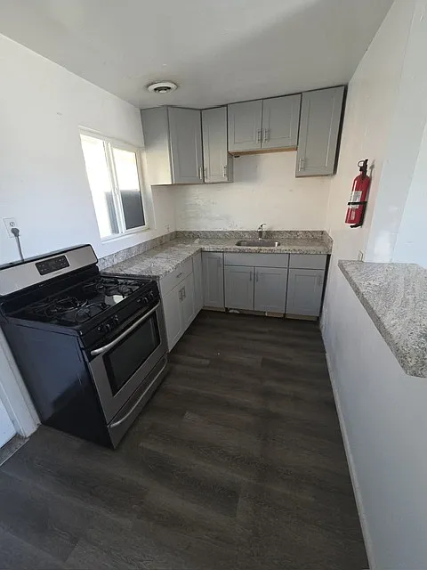 1 bed, 490 sqft, $1,050 — Photo 2