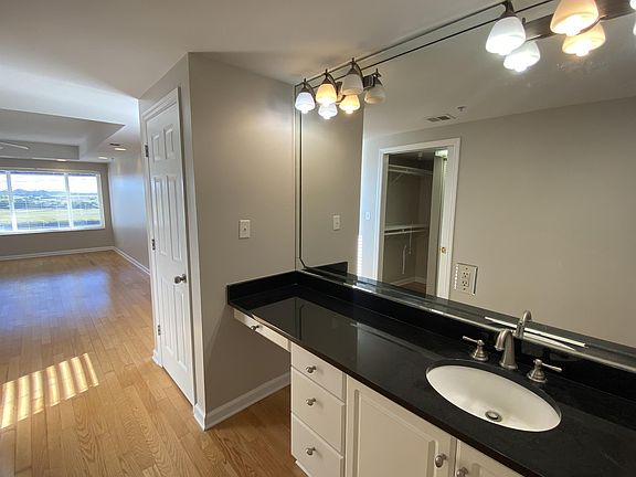 5th image of 3113 River Dr APT 12