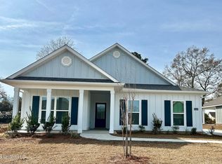 18405 Springhill Dr, Saucier, MS 39574