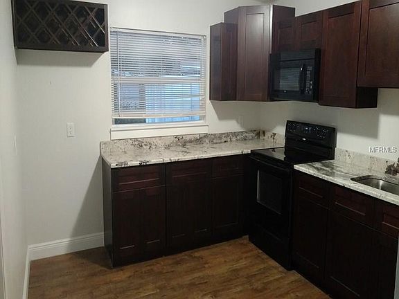 4th image of 4421 Iowa Ave