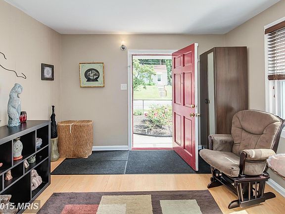 2nd image of 709 Crabb Ave