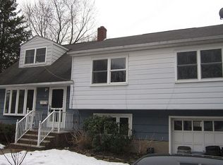 15 Slingerland Ave, Pequannock, NJ 07440