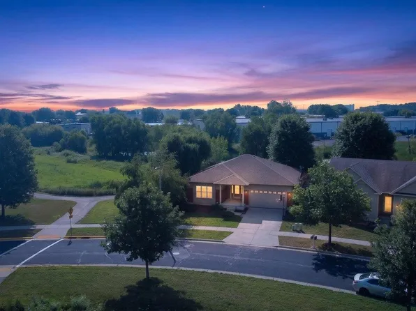 8927 Sunstone Ln, Middleton, WI 53562