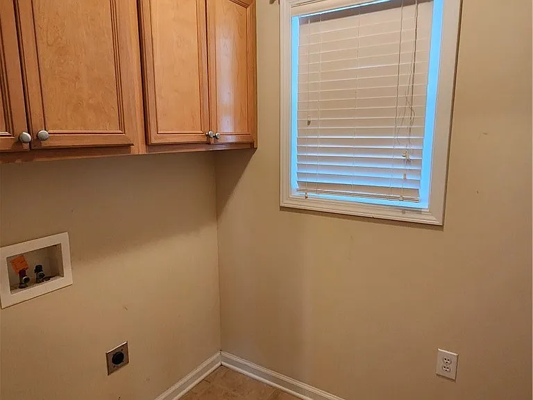 3347 Broomsgrove Dr — Photo 21