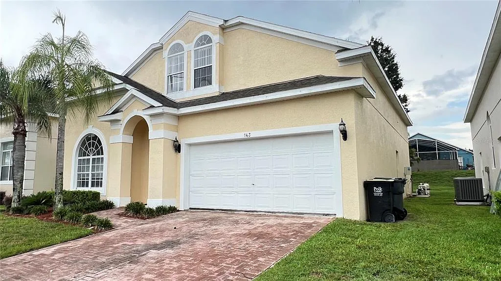 5 bed, 3.5 bath, 2558 sqft, $2,475 — Photo 3