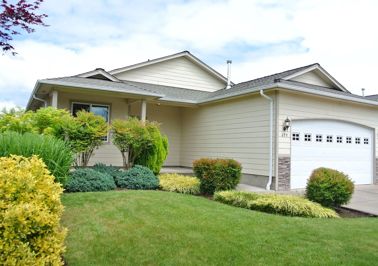Spacious Single level Home in NE Albany — Photo 2