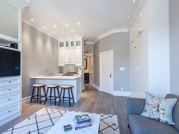 3rd image of 140 W 69th St APT 84C