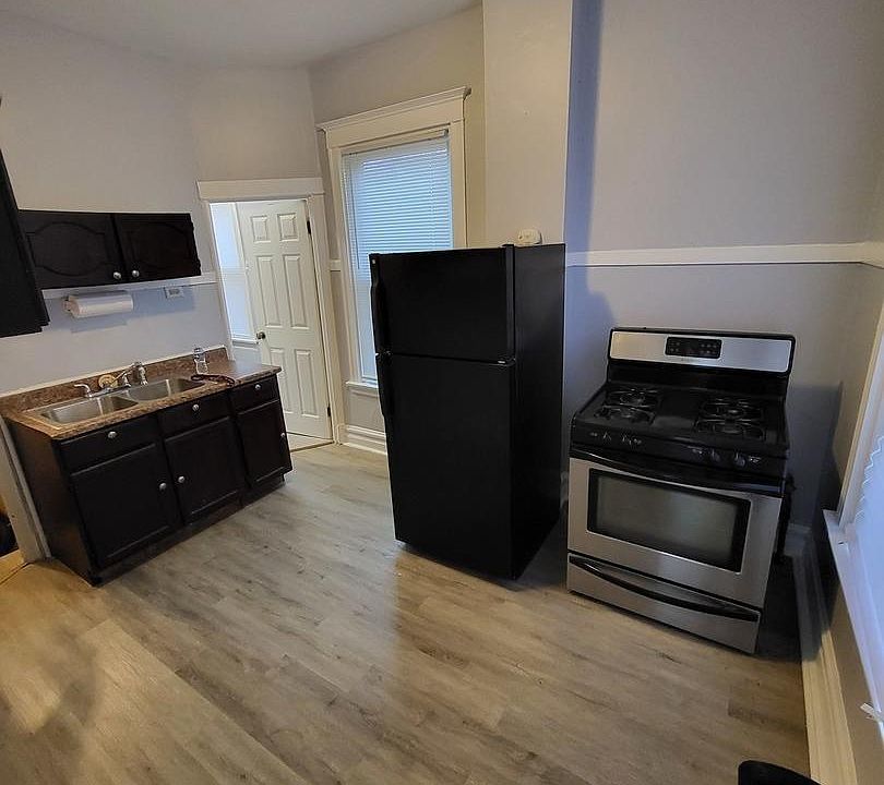 1st image of 6842 S Prairie Ave #1F