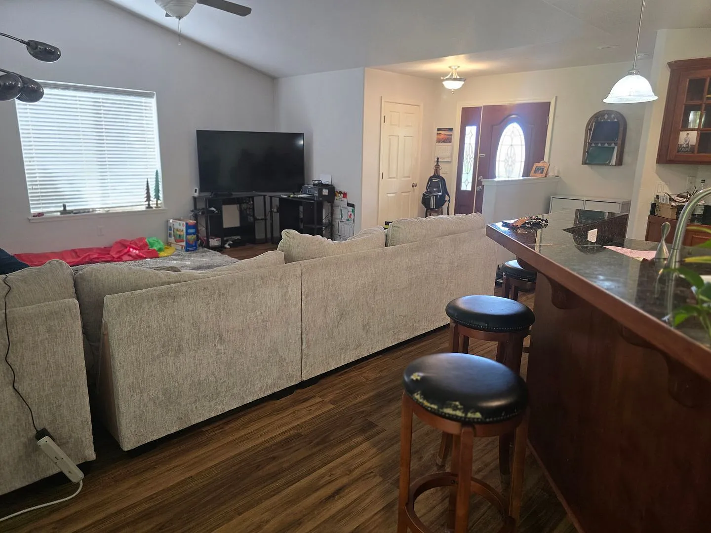 3 bed 2 bath Home for Rent in Grants Pass — Photo 4