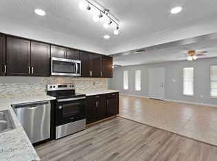 402 Century Ave, Fruitland Park, FL 34731