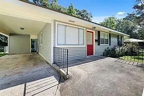 310 Alexander Dr — Photo 2