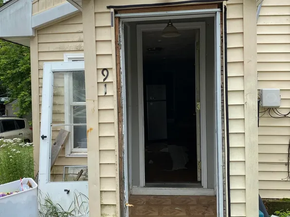 91 munroe Street, Franklin, NH 03235