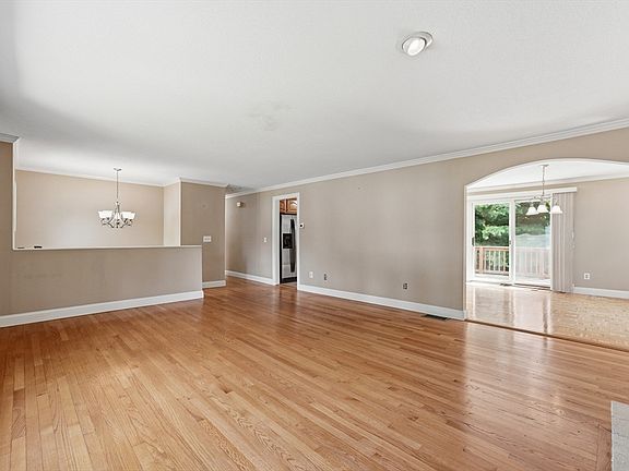 3rd image of 20 Sherwood Ave