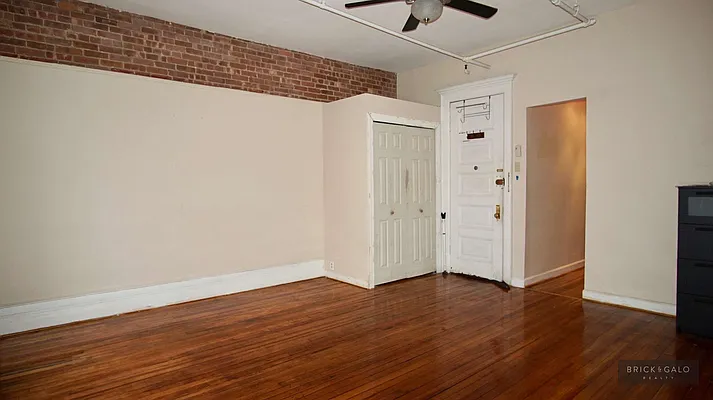 Rented by BRICK & GALO REALTY CORP | media 6