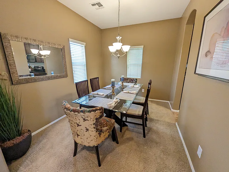 4721 E Redfield Rd — Photo 5