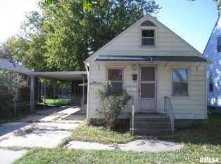 352 16th St, Silvis, IL 61282