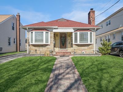 28 Clifford Street, Lynbrook, NY, 11563