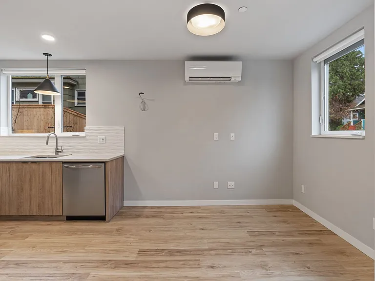 5480-5490 NE 18th Ave #1820-1840 — Photo 5