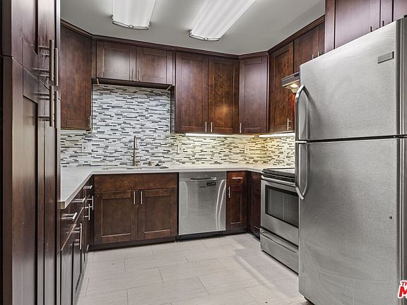 2nd image of 1033 6th St APT 204