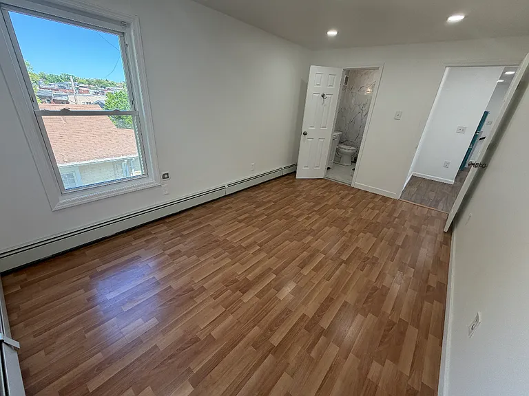 2541 Bouck Ave #2 — Photo 8