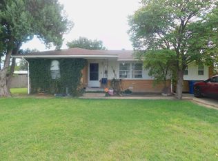 605 Hillcrest Dr, Guymon, OK 73942